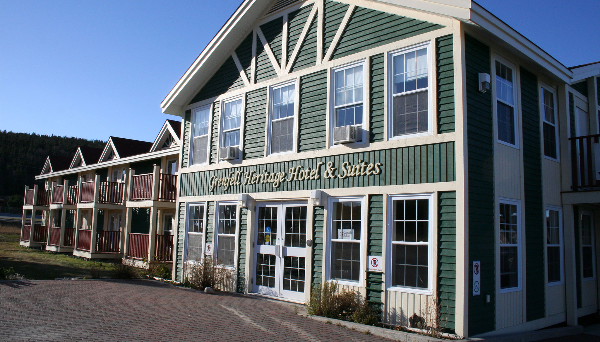 GRENFELL HERITAGE HOTEL & SUITES